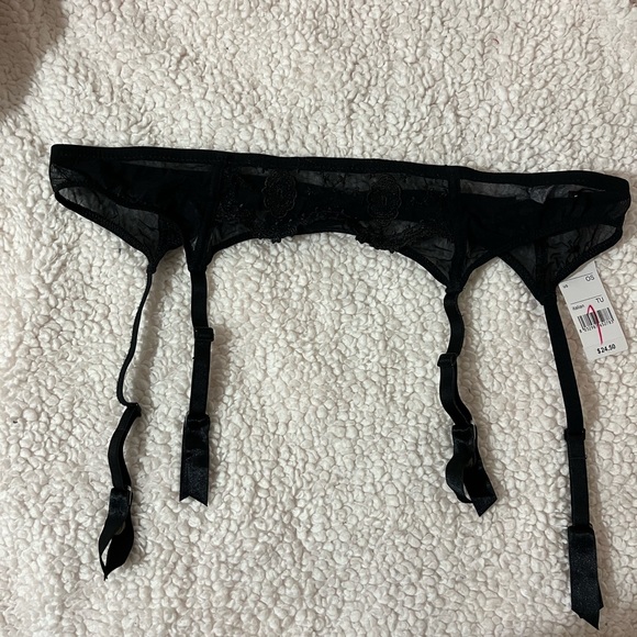 COPY - Intimissimi Garter Belt - Picture 4 of 5